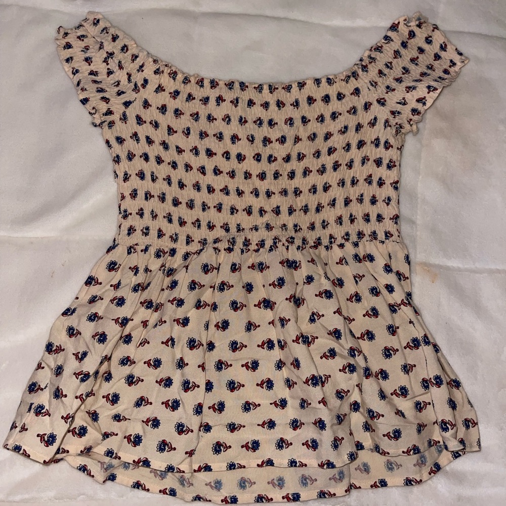 Cute shoulder summer top